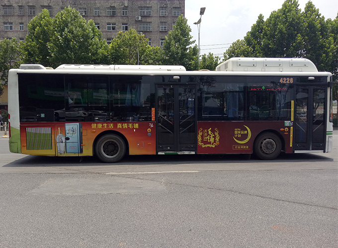 岳阳公交车广告媒体形式-投公交.jpg